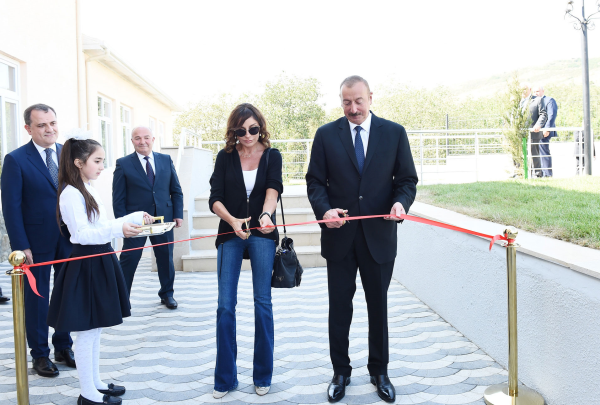 Prezident İlham Əliyev Şamaxı rayonunda Meysəri kənd tam orta məktəbinin yeni binasının açılışında i